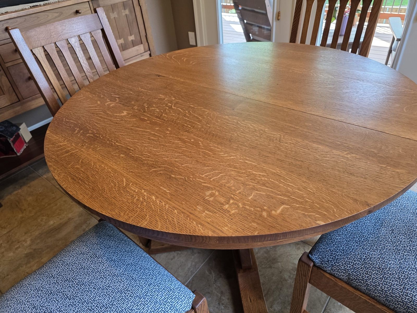 oak dining tabletop after close view