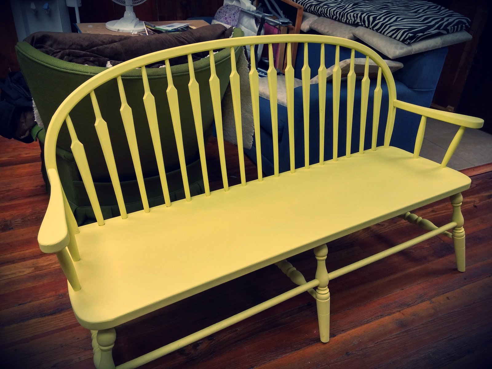painted windsor bench after refinishing